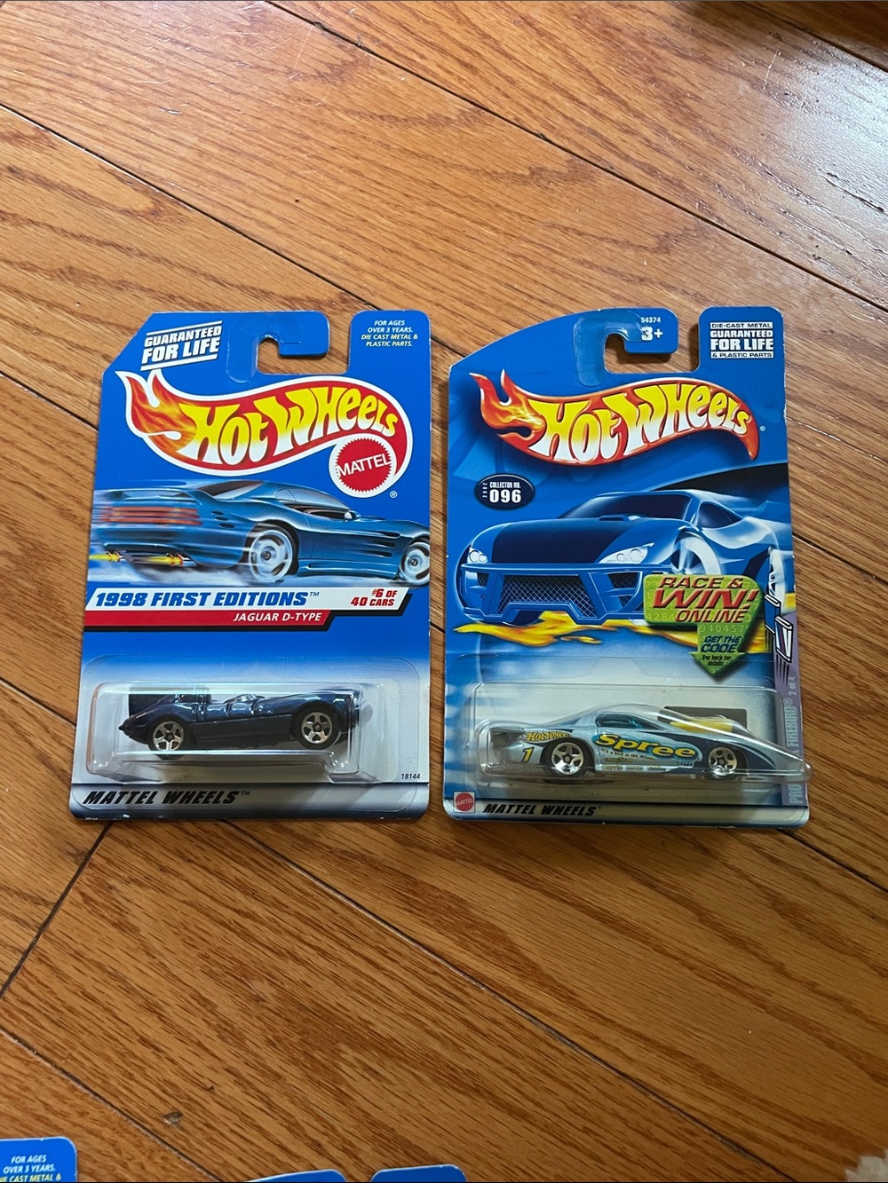 Hot wheels spree and jaguar d-type